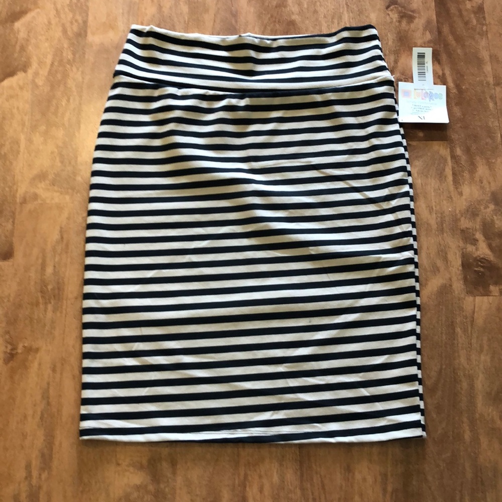 NWT LulaRoe Cassie